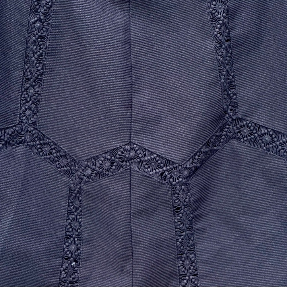 Banana Republic Black Chevron Lace Mini Skirt Size 6 - Picture 2 of 7